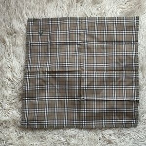 Woman’s Burberry neck scarf
